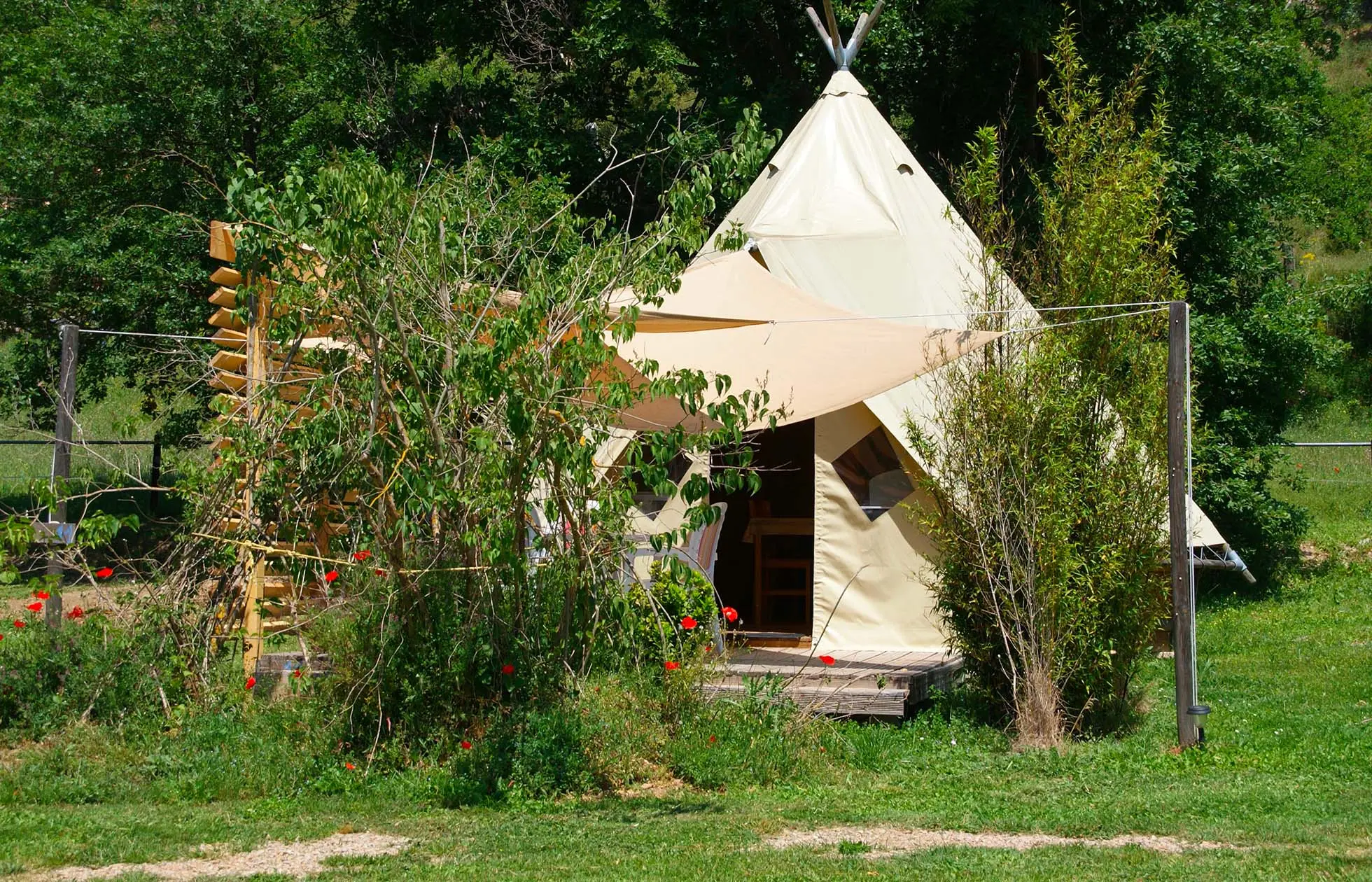 16 - Camping La Beaume - Hébergement