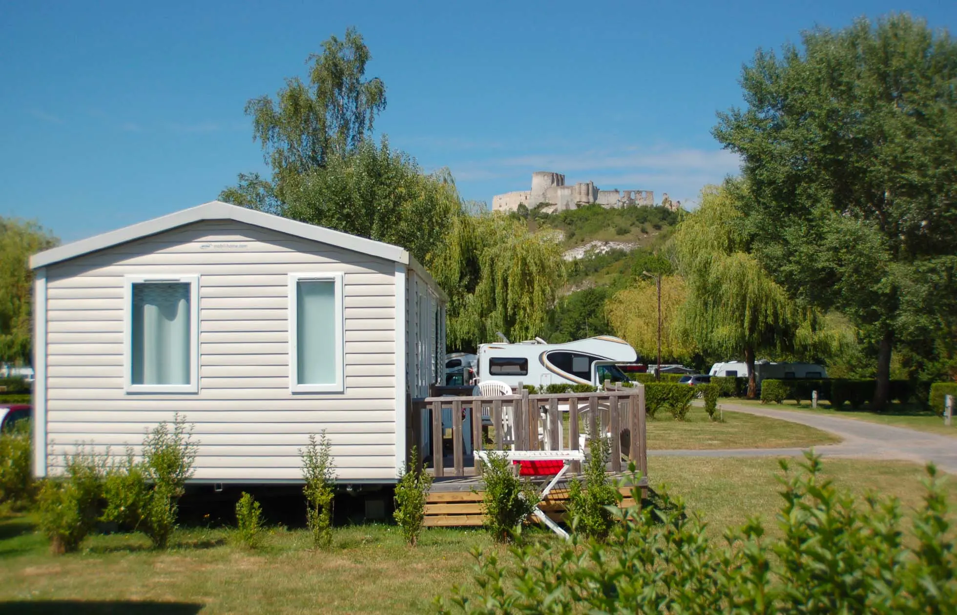 offer ' - '19 - Camping L'Île des Trois Rois - Hébergement