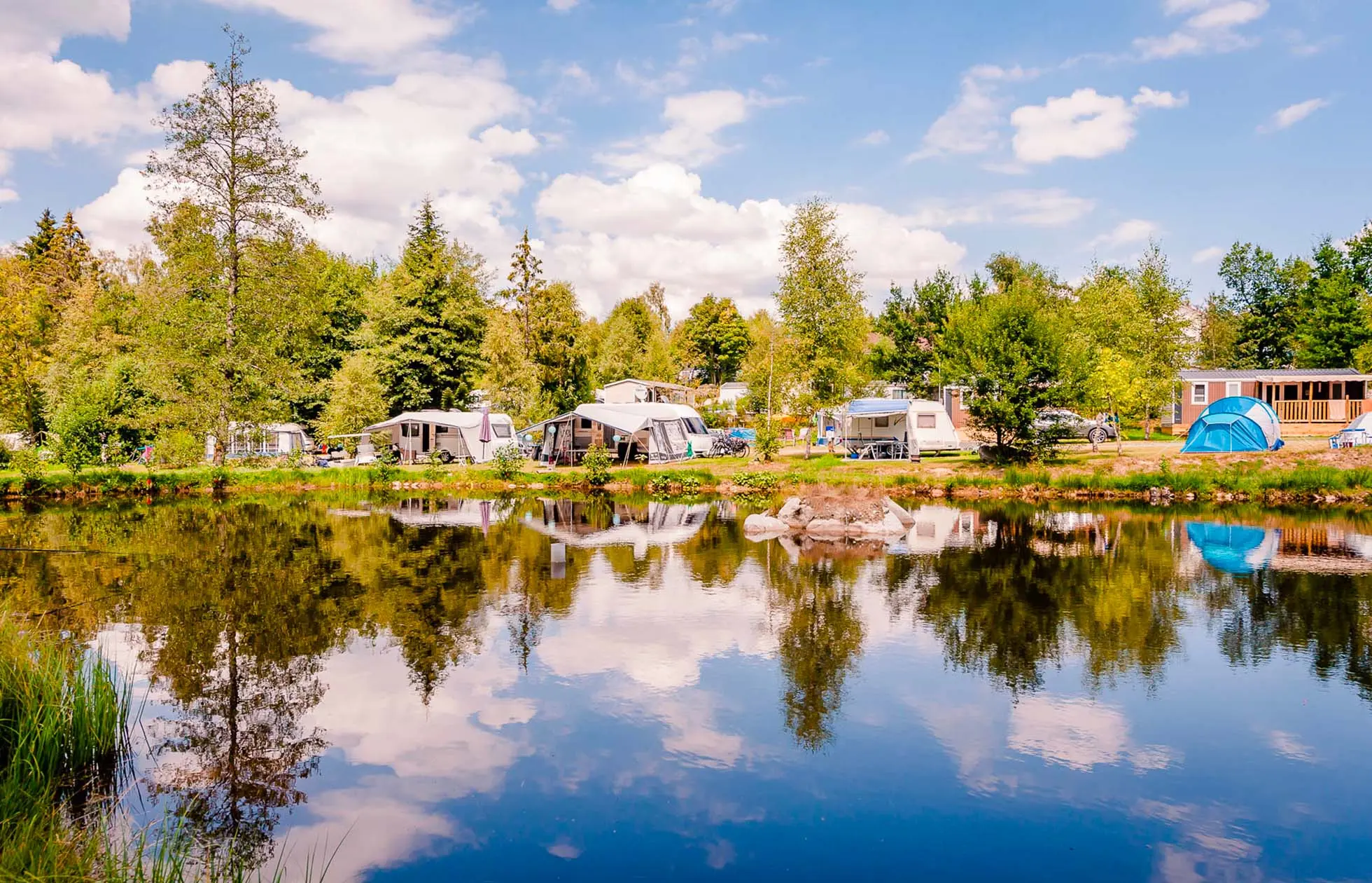 Un étonnant camping-car aux multiples slide-outs