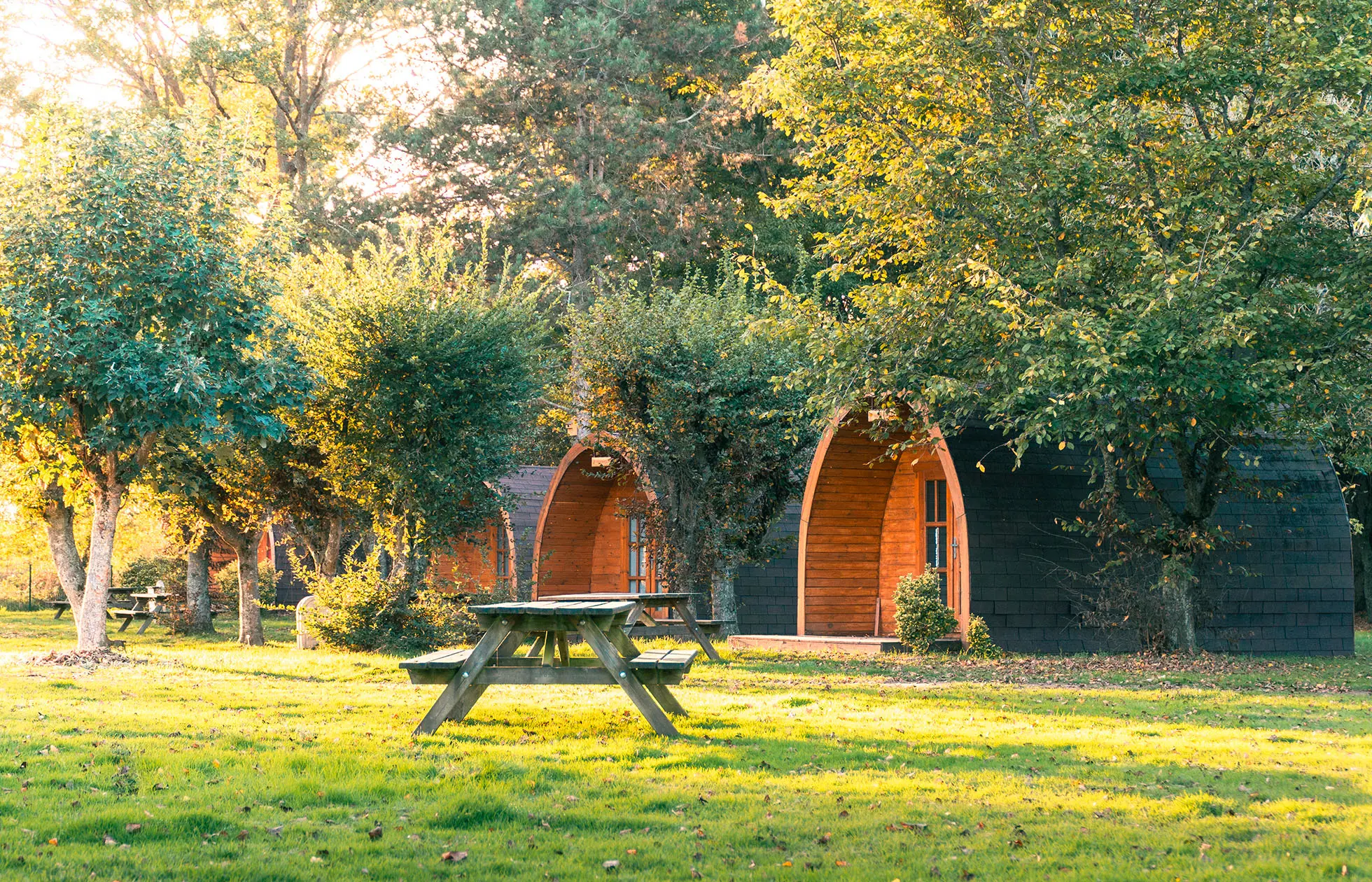 offer ' - '13 - Camping Le Jardin de Sully - Hébergement