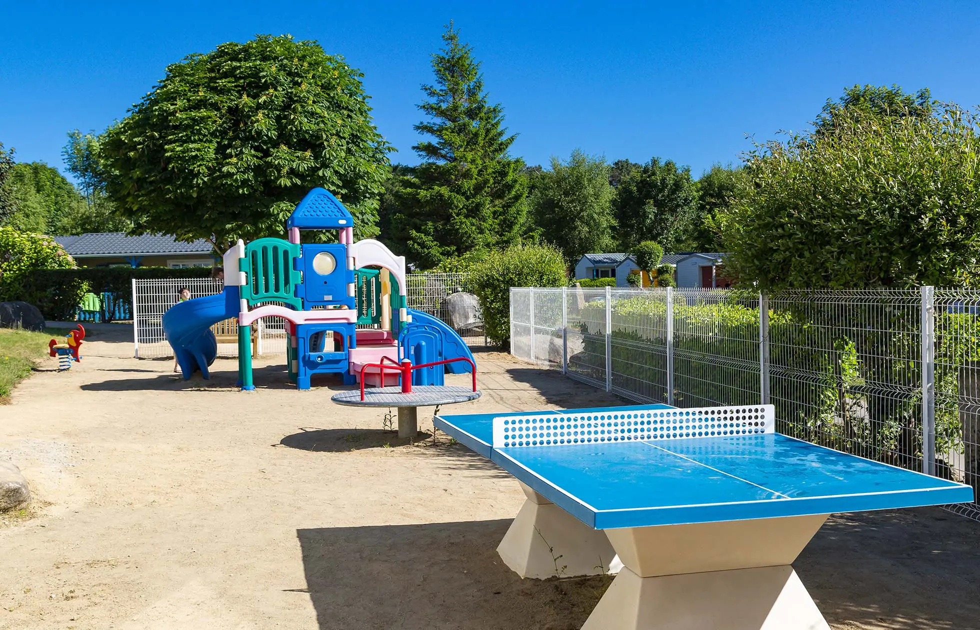 06 - Camping Le Kerleyou - Aire de jeux
