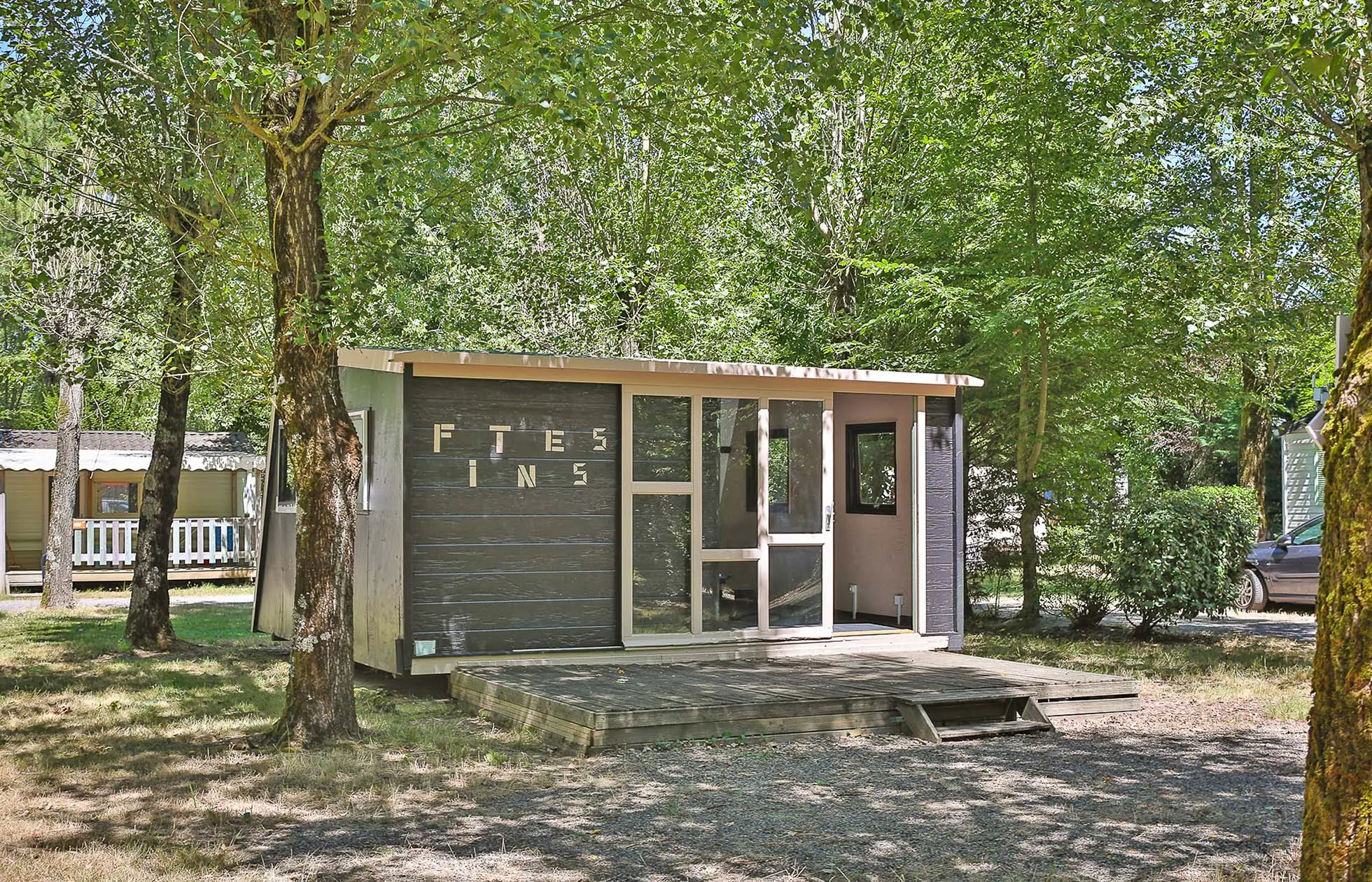 offer ' - '23 - Camping Le Pavillon - Service
