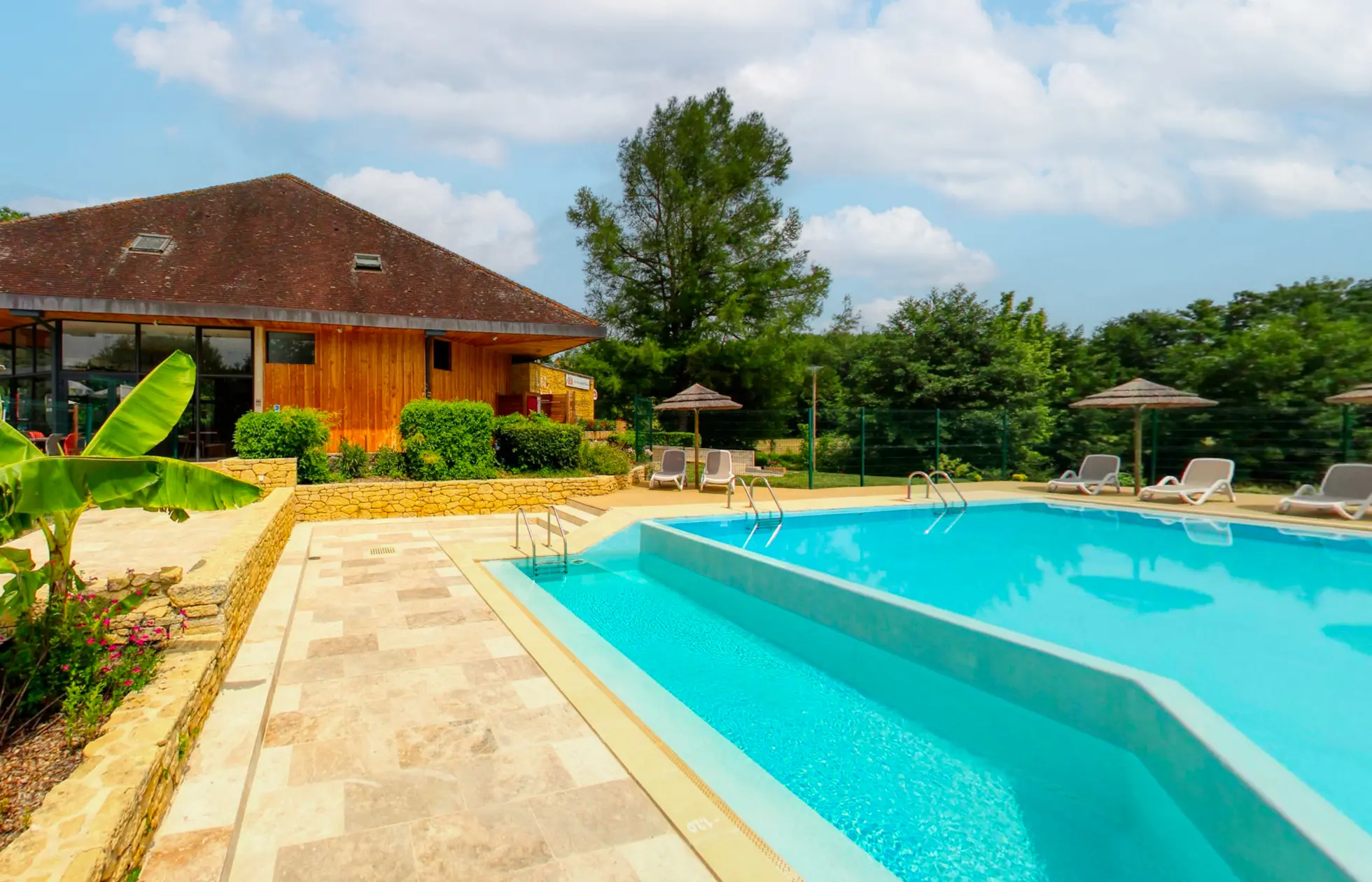 04 - Camping Les Berges de la Dordogne - Piscine