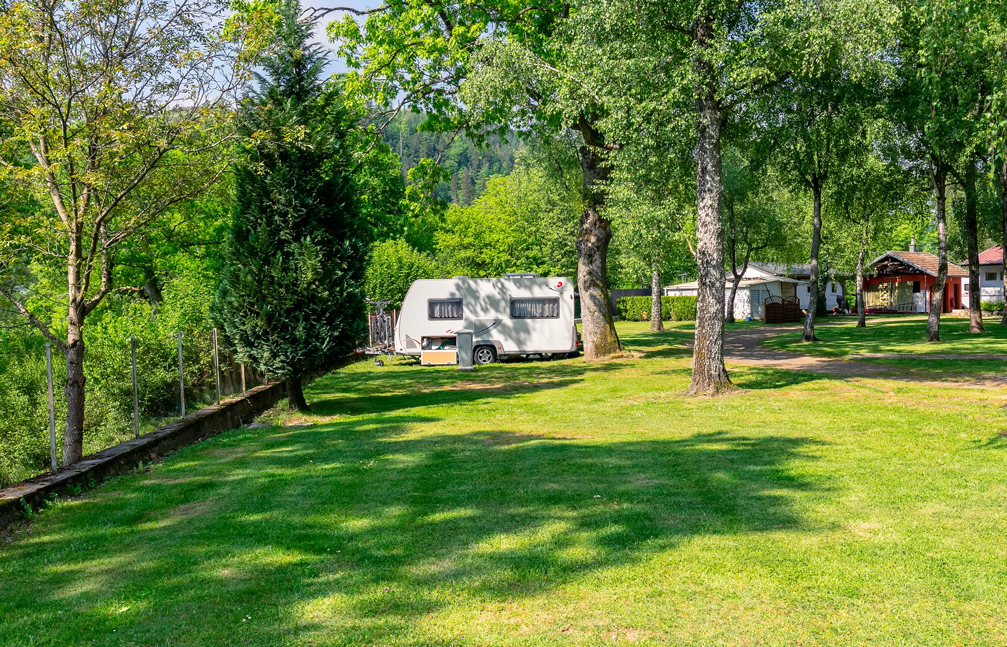 offer ' - 'Camping Les Bouleaux - Hébergement 9