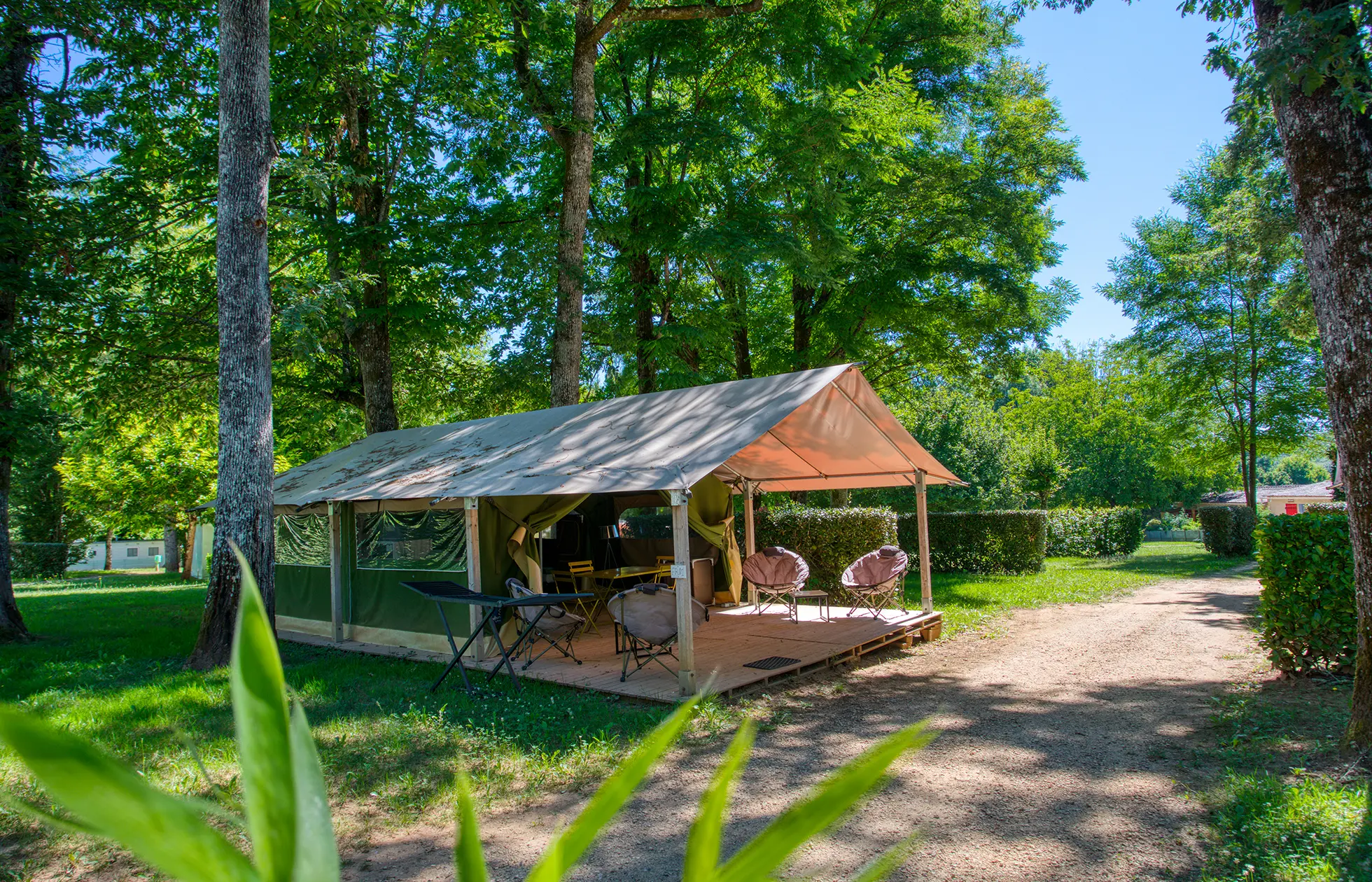 offer ' - '18 - Camping Les Nauves - Hébergement