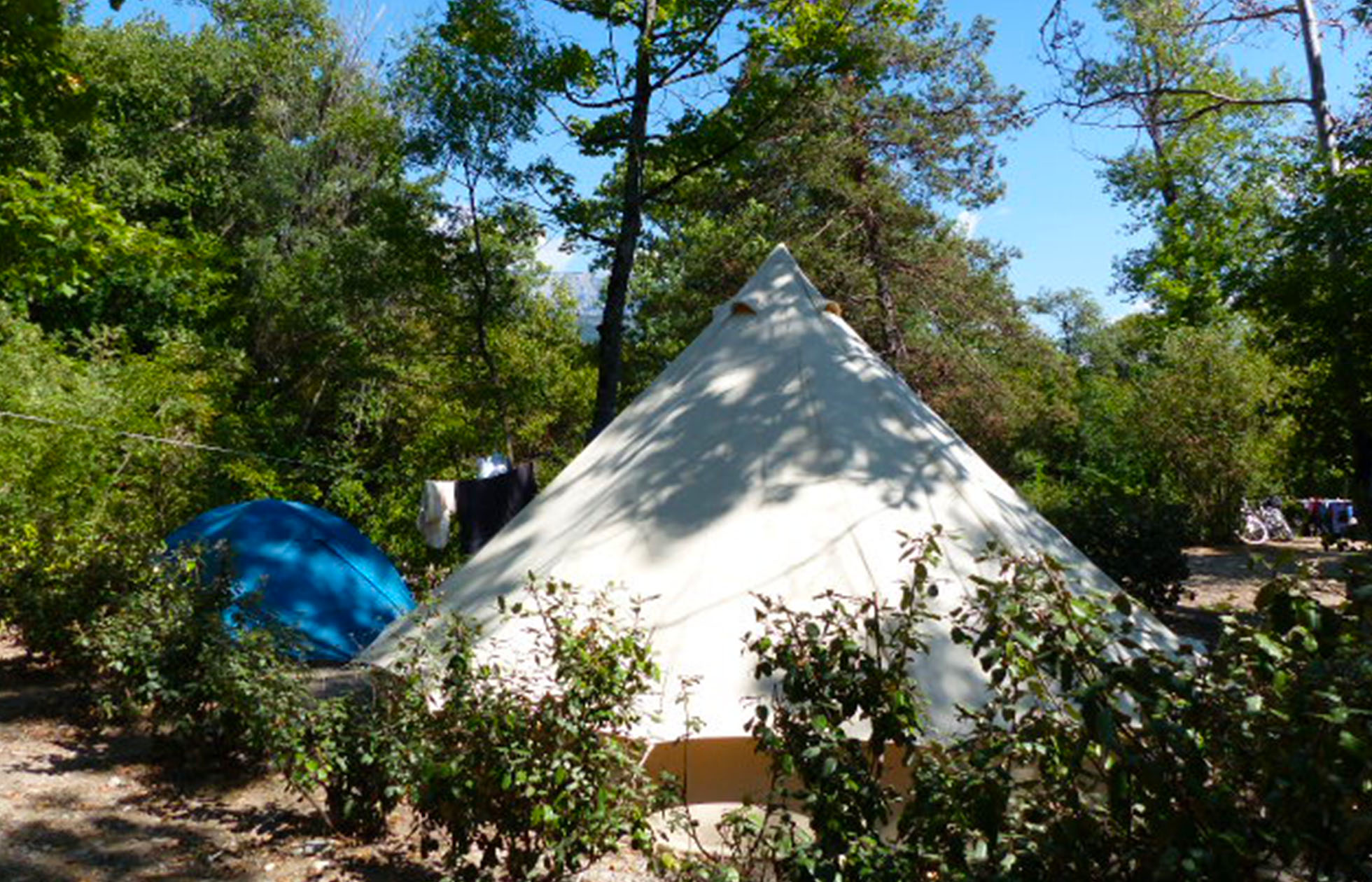 22 - Camping La Pinède - Hébergement